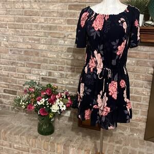 Gorgeous Off the shoulder floral dress Sz L
